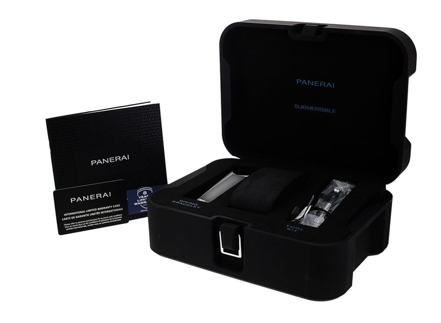 Panerai Submersible QuarantaQuattro PAM01226 Image 4